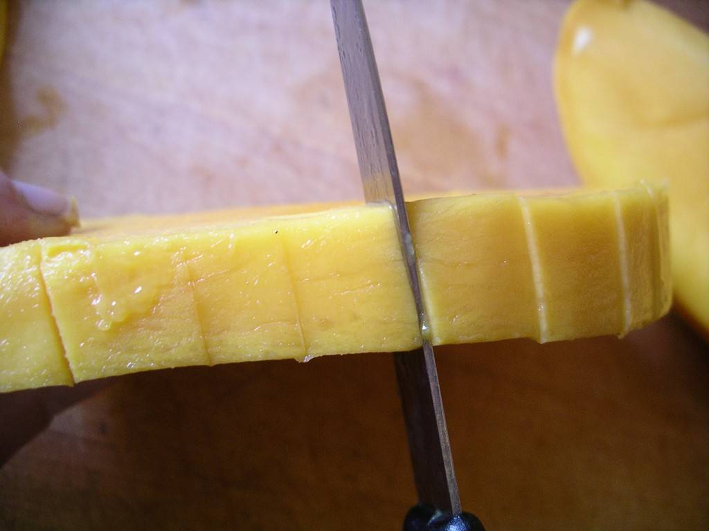Mango: cutting edge