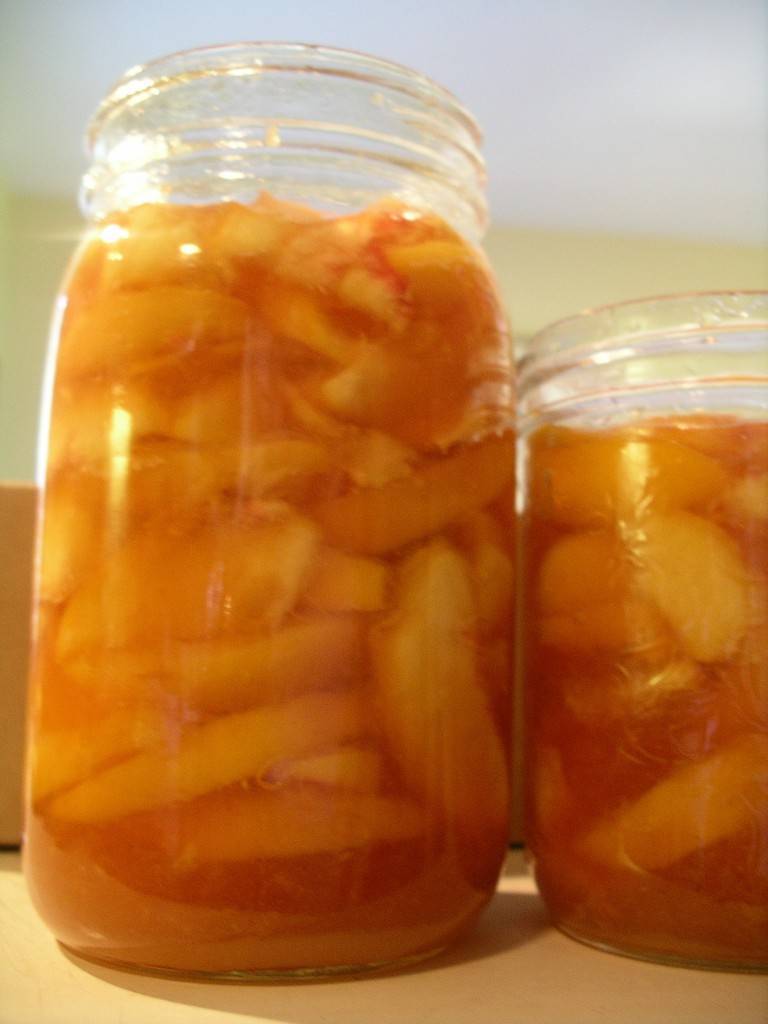 peaches in the jar
