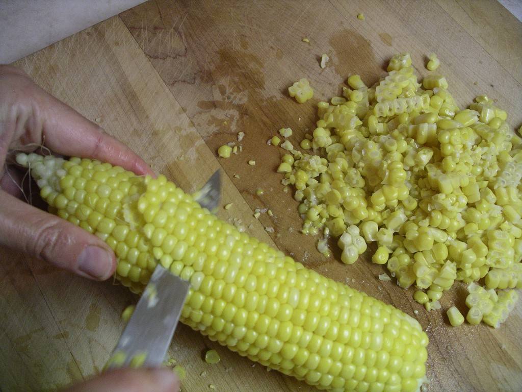 making corn niblets