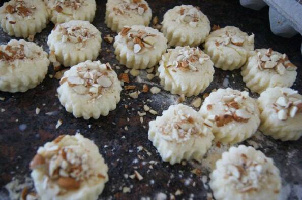 almond biscuits