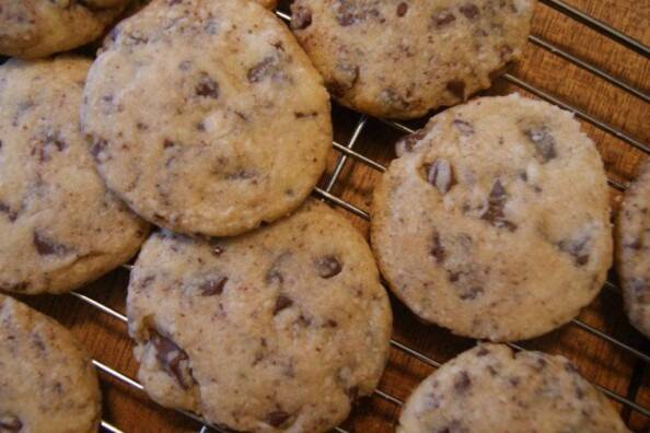 Mint Chocolate Chip Butter Crisps