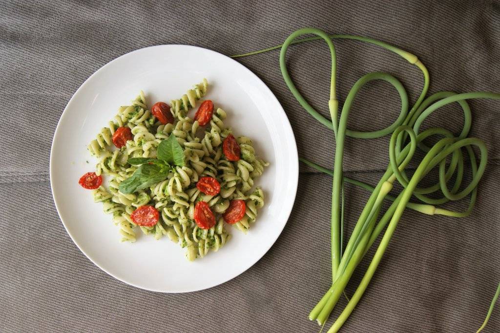 garlic scape pesto