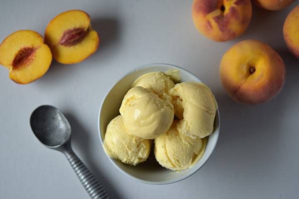 fresh peach ice cream